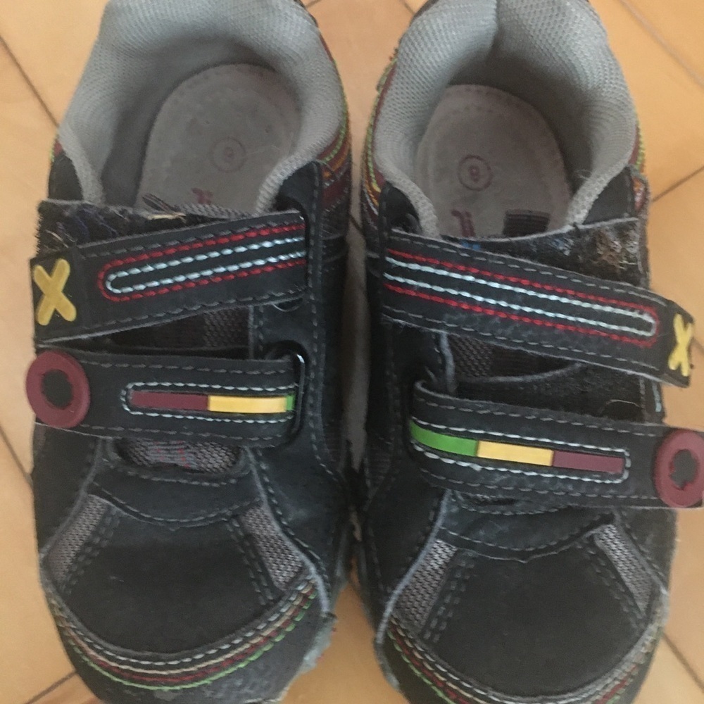 Boys shoes